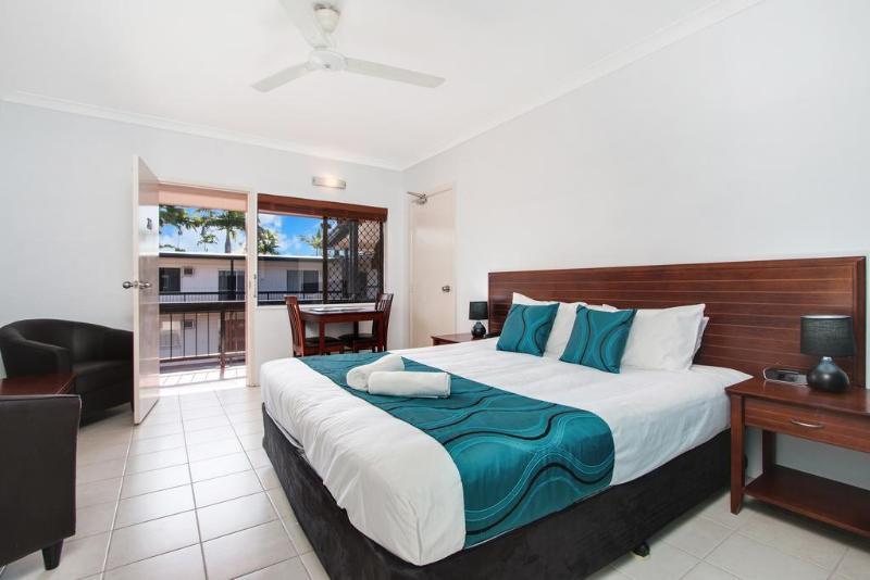 Hotel High Chaparral Cairns Esterno foto