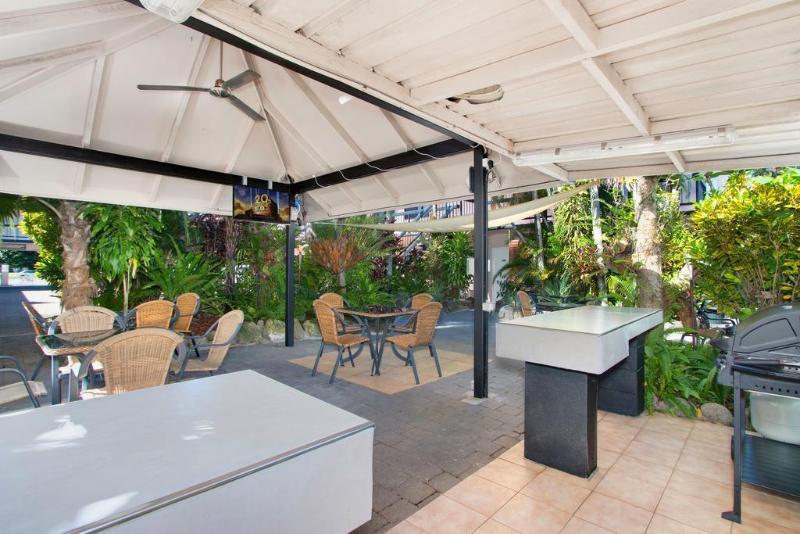 Hotel High Chaparral Cairns Esterno foto